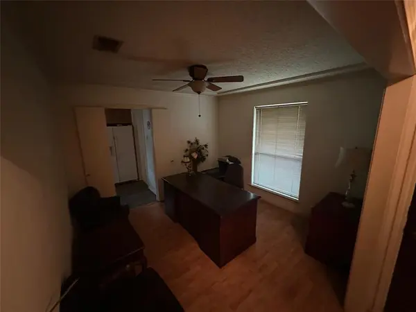 2517 Lawnview Drive, Carrollton, TX 75006