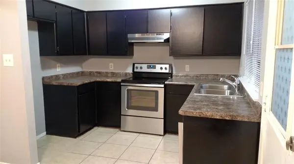 2017 Paisley Drive #D, Arlington, TX 76015