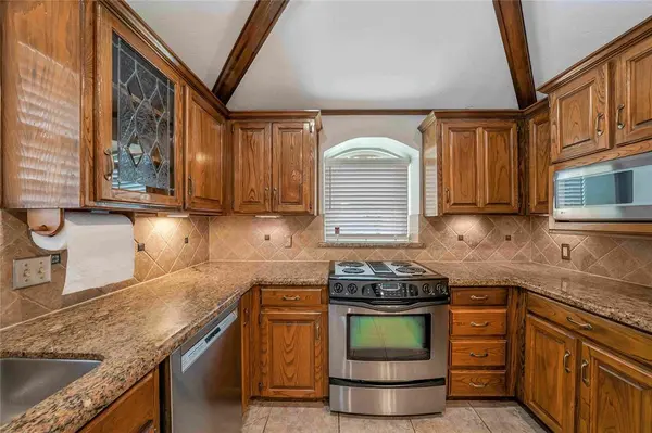 153 Creek Courts Drive, Trophy Club, TX 76262