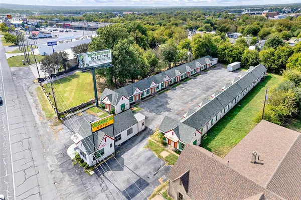 2424 Texoma Parkway, Sherman, TX 75090