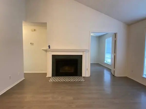 2929 Hilltop Drive, Euless, TX 76039