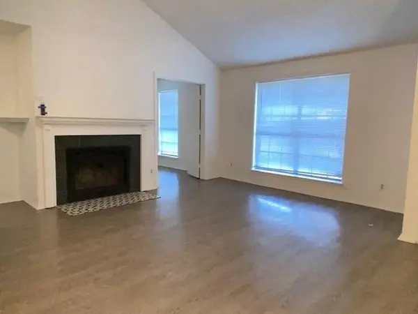 2929 Hilltop Drive, Euless, TX 76039