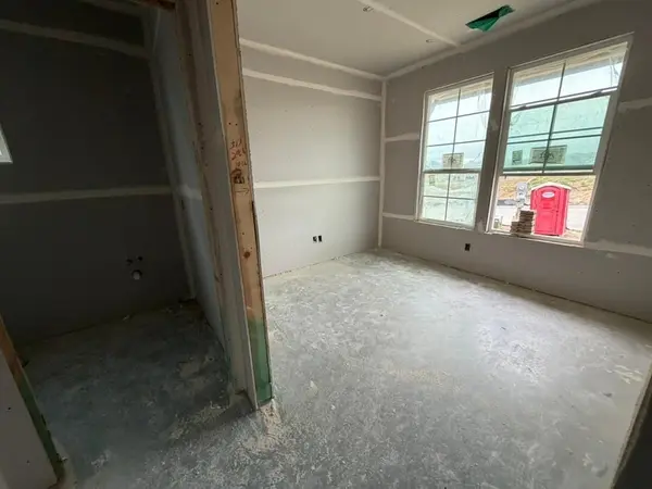 512 Park Side Drive, Weatherford, TX 76087