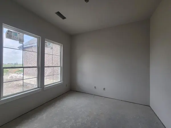 12421 Hornfels Drive, Krum, TX 76249