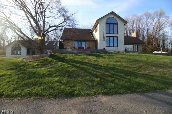 3 Hillbrook Lane, Holland Twp., NJ 08848