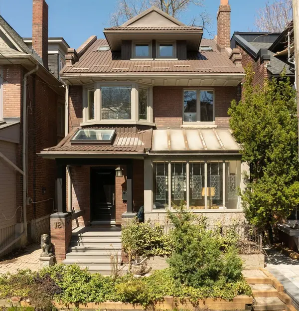 18 Tranby AVE, Toronto C02, ON M5R 1N5