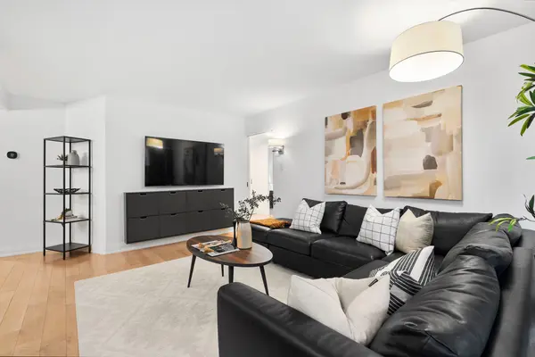 30 Wellington ST E #404, Toronto C08, ON M5E 1S3