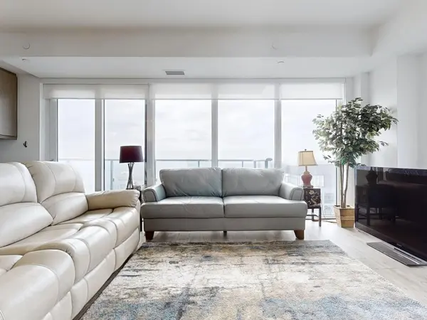 105 Oneida CRES #2410, Richmond Hill, ON L4B 0H6