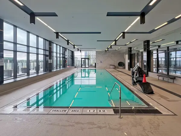 105 Oneida CRES #2410, Richmond Hill, ON L4B 0H6