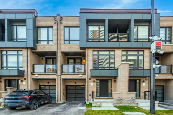 34 Dandara Gate, Vaughan, ON L4L 0B6