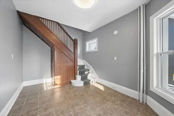 16 Albert ST N, Orillia, ON L3V 5K1