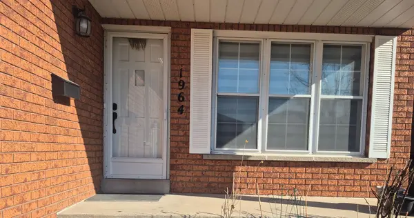 1964 Aldermead RD #Upper, Mississauga, ON L5M 3A1