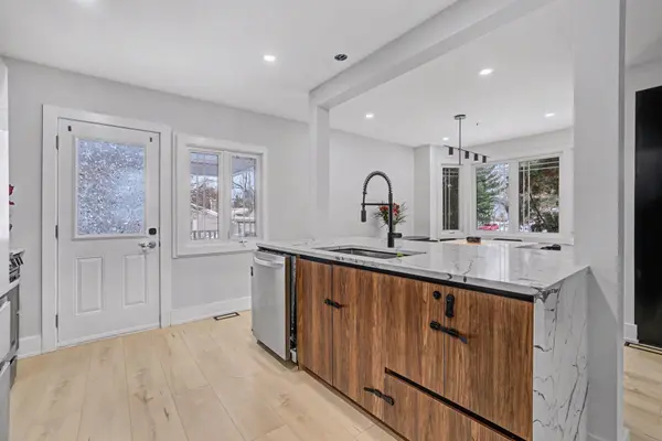 1465 MCROBIE AVE, Alta Vista And Area, ON K1H 7E2