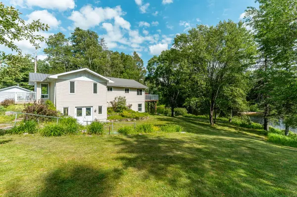 1054 Green Lake RD, Algonquin Highlands, ON K0M 1S0