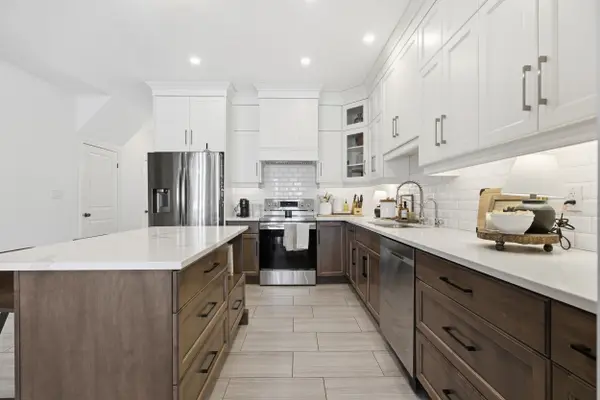 22 Marshall DR #7, Guelph, ON N1E 0M9