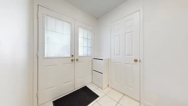 201 Fano DR, Hamilton, ON L8W 3X3