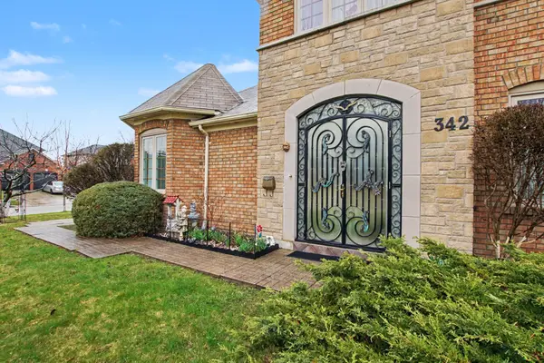 342 Saginaw Pkwy, Cambridge, ON N1T 1R8