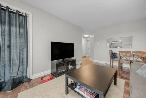 250 Brittany DR #318, Manor Park - Cardinal Glen And Area, ON K1K 4M1