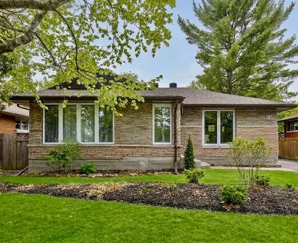 2105 Bangor ST,  Elmvale Acres And Area,  ON K1G 2X6