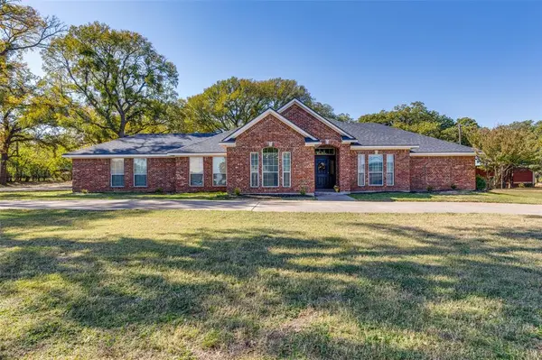 921 Corry A Edwards Drive, Kennedale, TX 76060