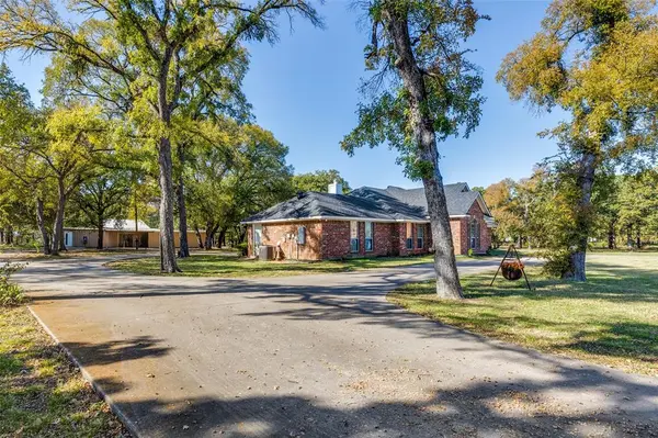 921 Corry A Edwards Drive, Kennedale, TX 76060