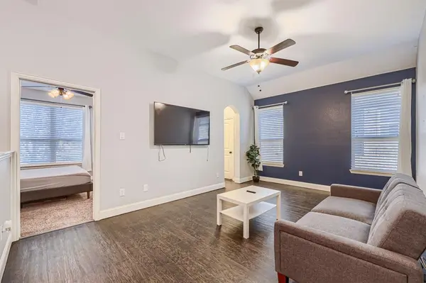 5035 Venecia Way, Grand Prairie, TX 75052