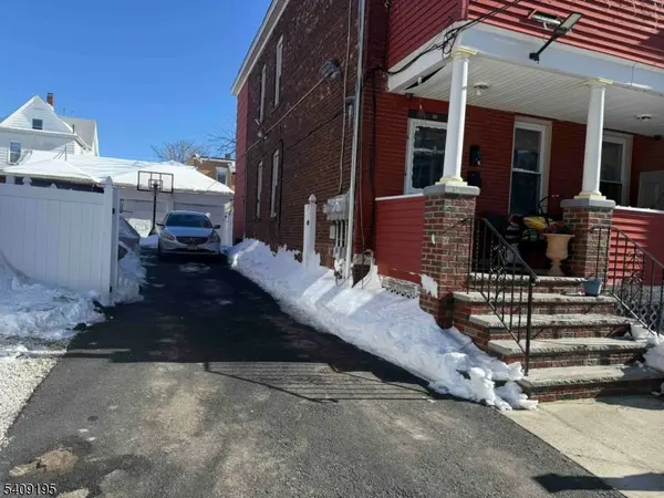 15 Harrison Pl, Clifton City, NJ 07011