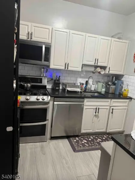 15 Harrison Pl, Clifton City, NJ 07011