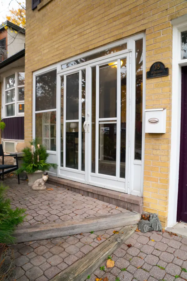 35 Valentine DR, Toronto C13, ON M3A 3J7