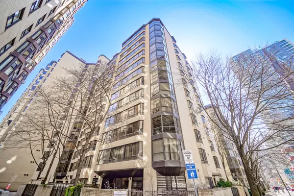 211 St Patrick ST #1001, Toronto C01, ON M5T 2Y9