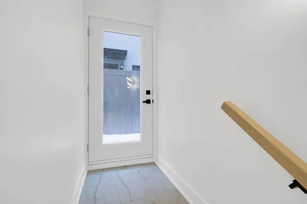 547 Mutual ST #Bsmt, Overbrook - Castleheights And Area, ON K1K 1C5