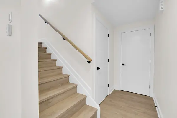 547 Mutual ST #Bsmt, Overbrook - Castleheights And Area, ON K1K 1C5