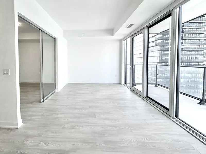 634 Church ST #3811, Toronto C08, ON M4Y 2G3