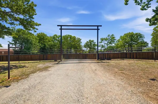 10642 Fm 902, Collinsville, TX 76233