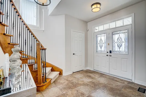 81 Helston CRES, Whitby, ON L1M 2K4