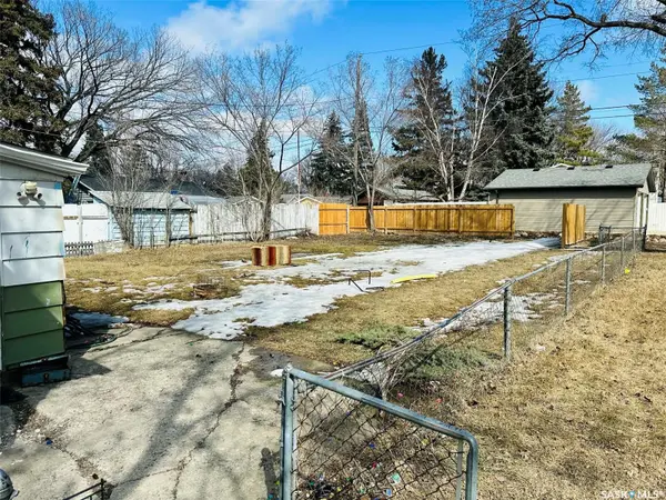 1502 F AVENUE N, Saskatoon, SK S7L 1X9