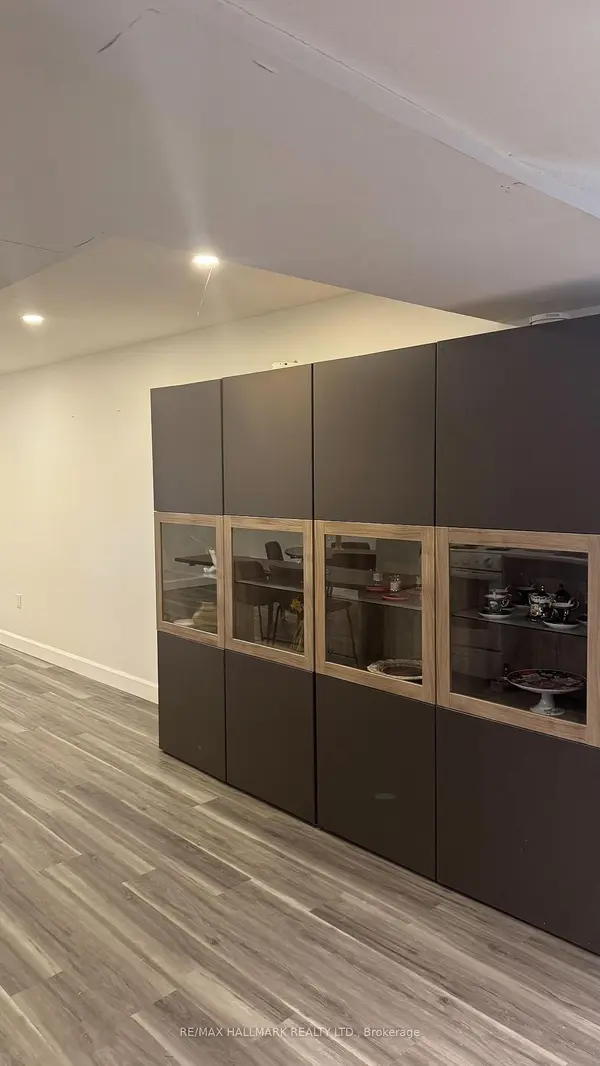 853 Fourth ST #Bsmt, Mississauga, ON L5E 1J7