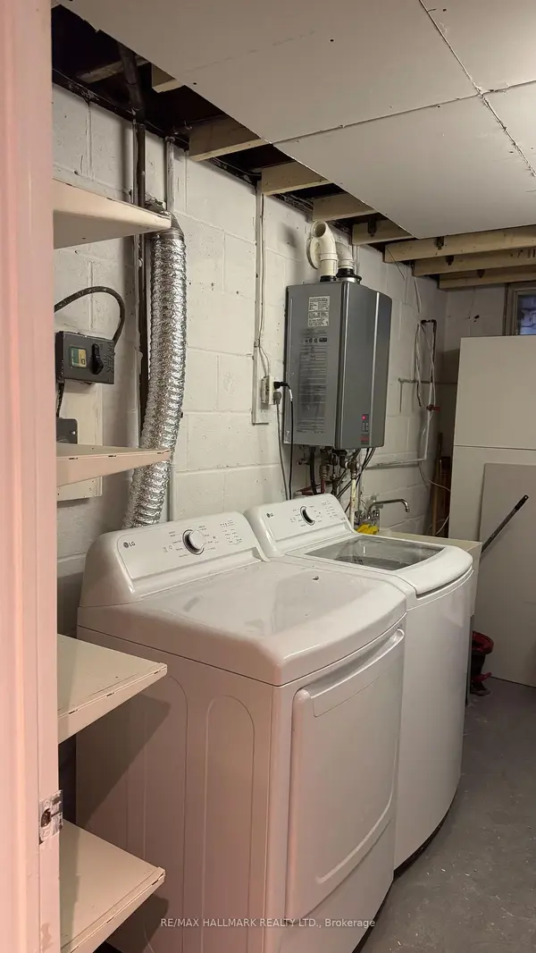 853 Fourth ST #Bsmt, Mississauga, ON L5E 1J7