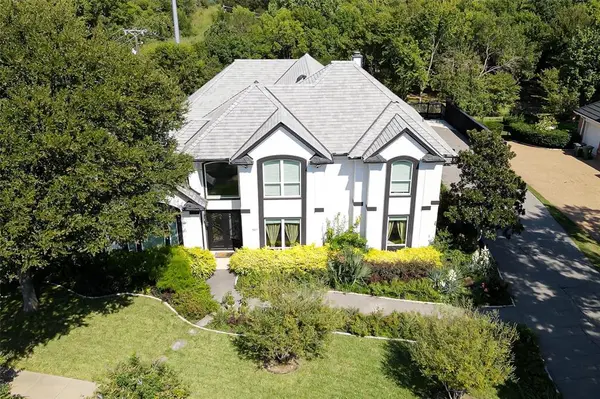 3015 Forestwood Drive, Arlington, TX 76006