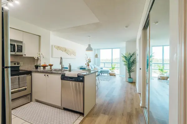 68 Grangeway AVE #1102, Toronto E09, ON M1H 0A1