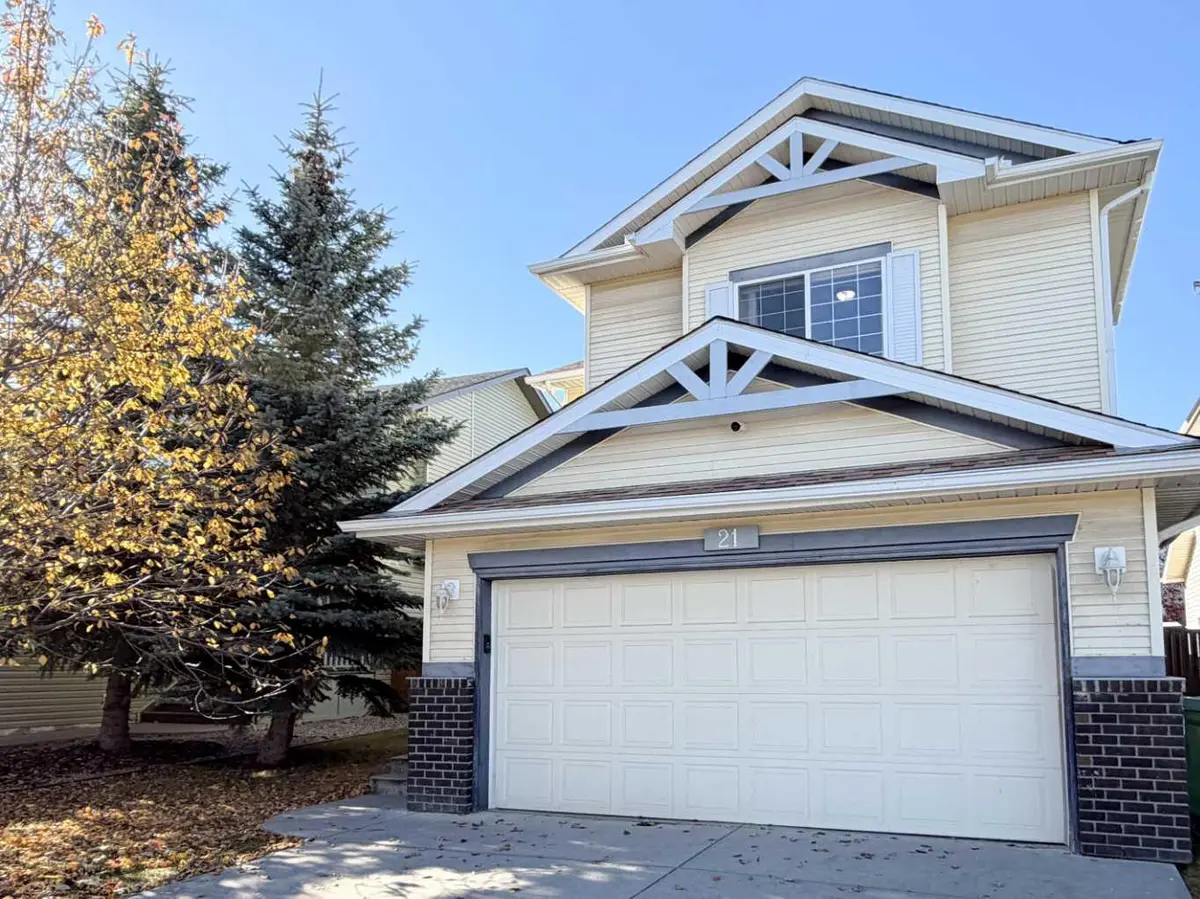 21 Panamount HL NW, Calgary, AB T3K5R8