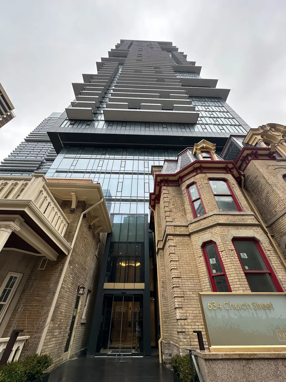 634 Church ST #1906, Toronto C08, ON M4Y 0G9