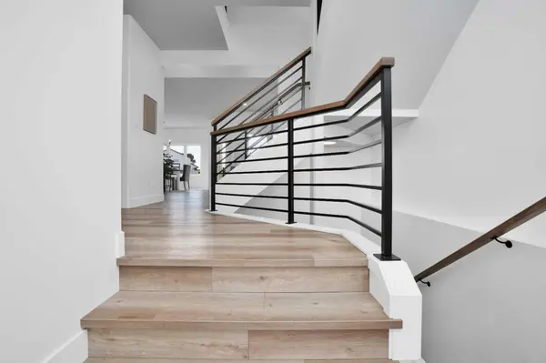 244 Emerald DR, Red Deer, AB T4E 1A6