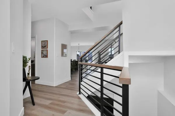 244 Emerald DR, Red Deer, AB T4E 1A6