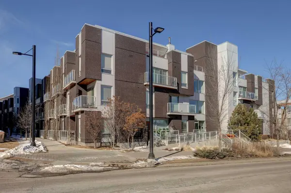 3125 39 ST NW #205, Calgary, AB T3E 2C3