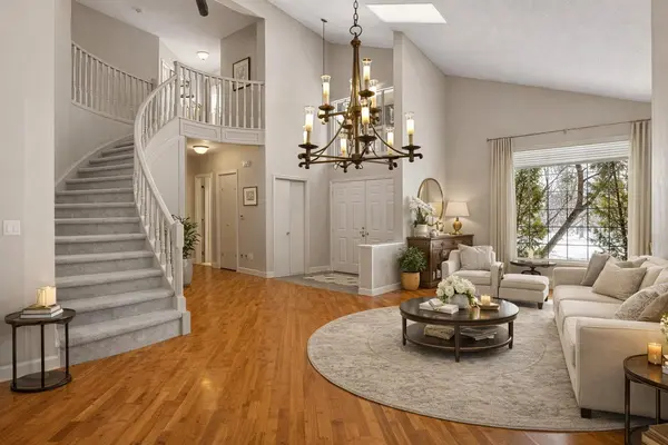 118 Sienna Hills DR SW, Calgary, AB T3H 2C8