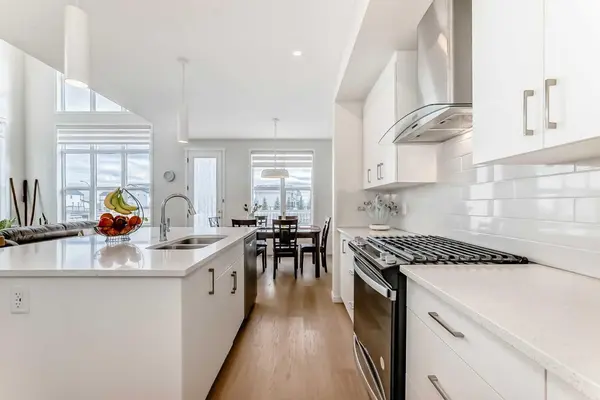 332 Magnolia CRES SE, Calgary, AB T3M 3M8