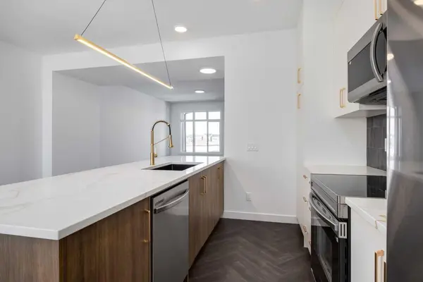 413 Clydesdale AVE, Cochrane, AB T4C 3L8