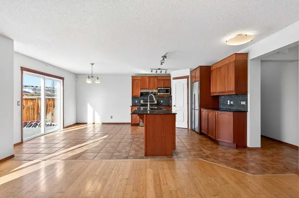 172 Kincora DR NW, Calgary, AB T3R 1L5