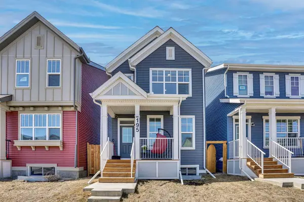 195 Savoy LNDG SE, Calgary, AB T3M 2M6